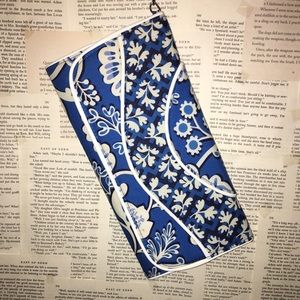 Vera Bradley wallet bag